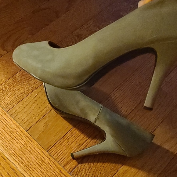 Shoes - Picture 6 of 6